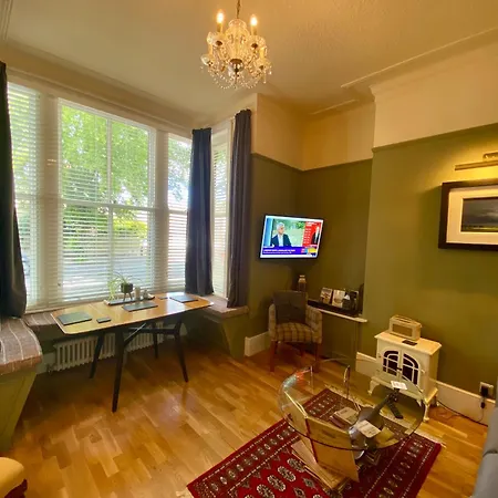 Apartment Stylish Ground Floor Flat On Tree-lined Street Harrogate