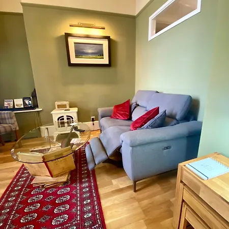 Stylish Ground Floor Flat On Tree-lined Street * Harrogate