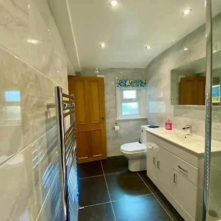 Stylish Ground Floor Flat On Tree-lined Street Apartman Harrogate